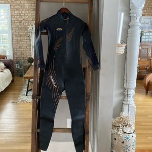 BLUE SEVENTY REACTION ONE PIECE BLACK THRIATHLON WETSUIT SMALL EXCELLENT